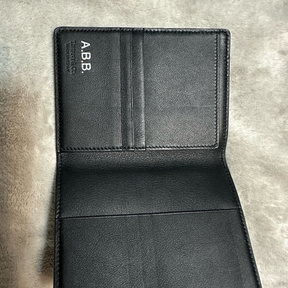 Tiffani & Co passport holder cover new - Picture 4 of 5
